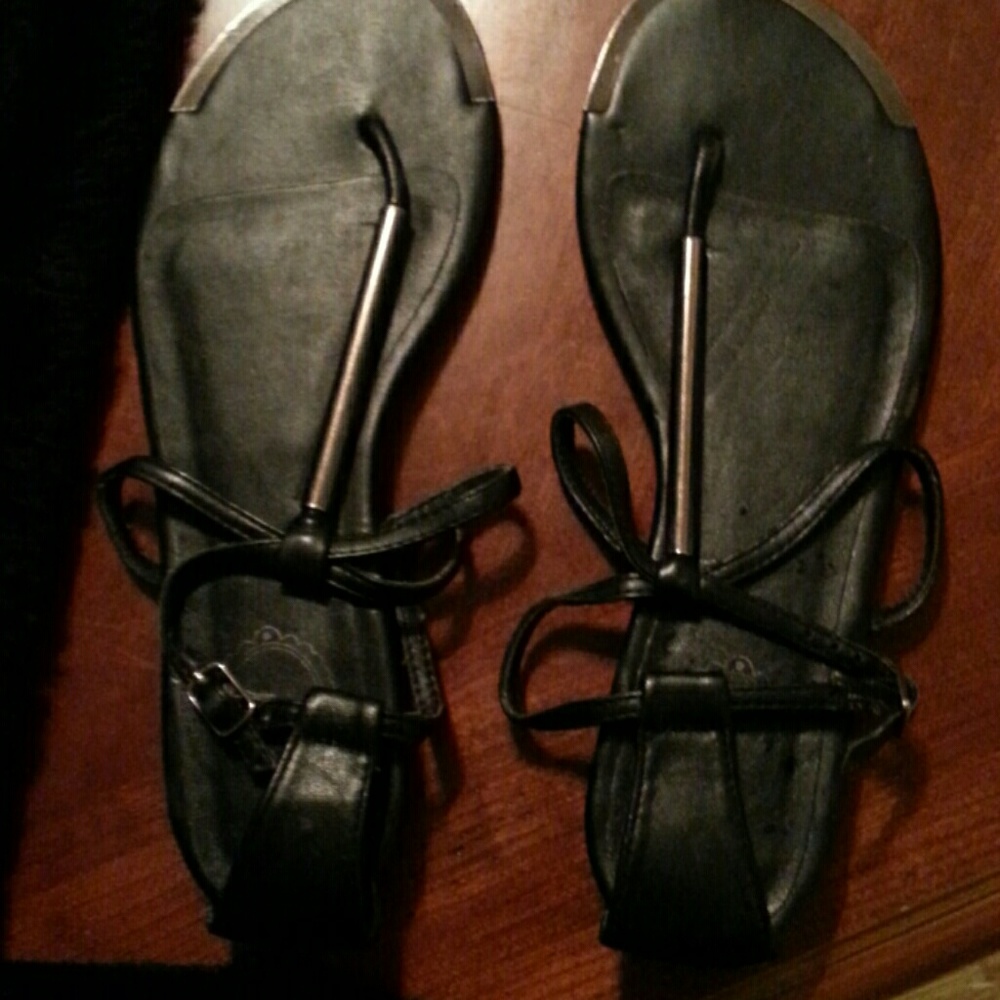 Black groove sandals sz 8